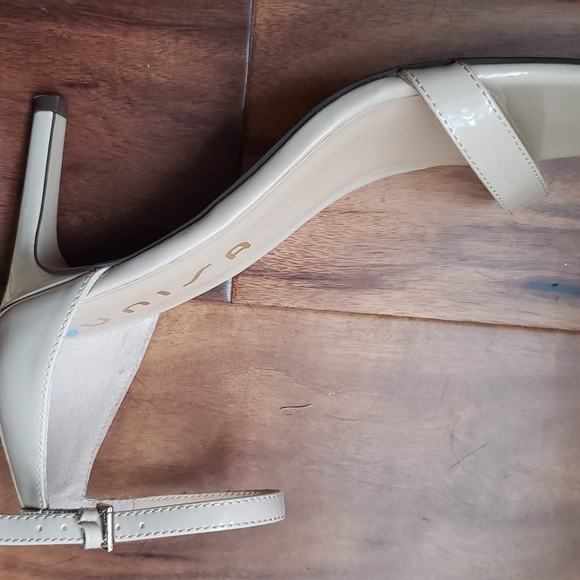 Unisa taupe patent leather sandals - Picture 2 of 6